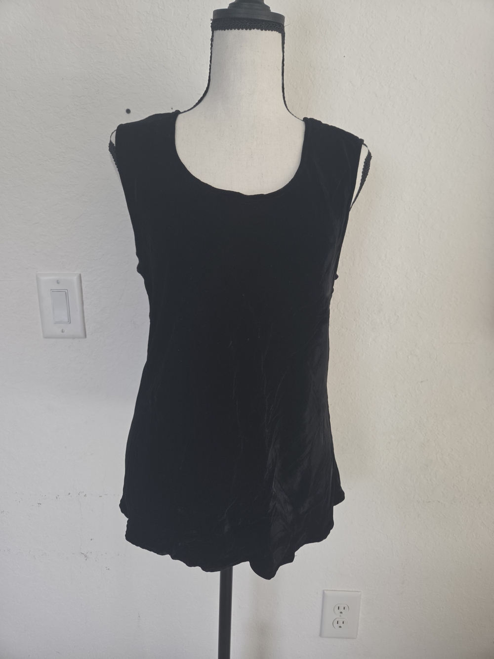 Anie. A Black Velvet Silk Blend Tank Top Sleeveless Gimp Trim Size XL Whimsigoth